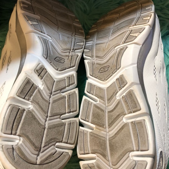 Skechers air-cooled memory foam sneakers - Picture 2 of 3